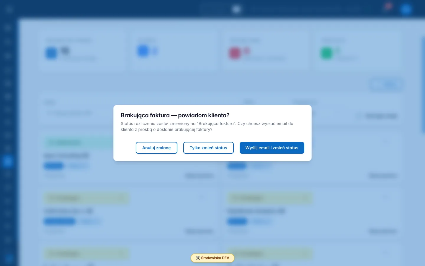 Dialog AppTax: Brakująca faktura — powiadom klienta? Przycisk Wyślij email i zmień status